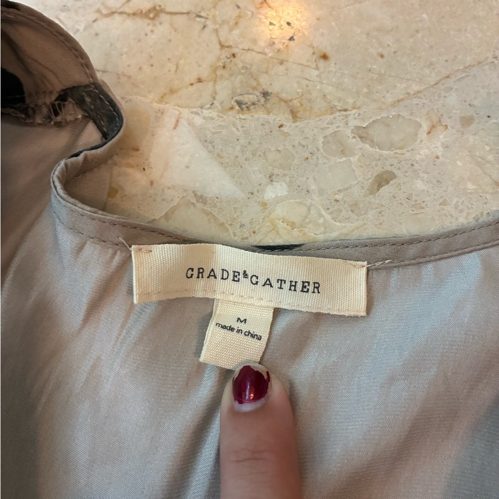 Elegant Gray Leaf Pattern Dress - image 3